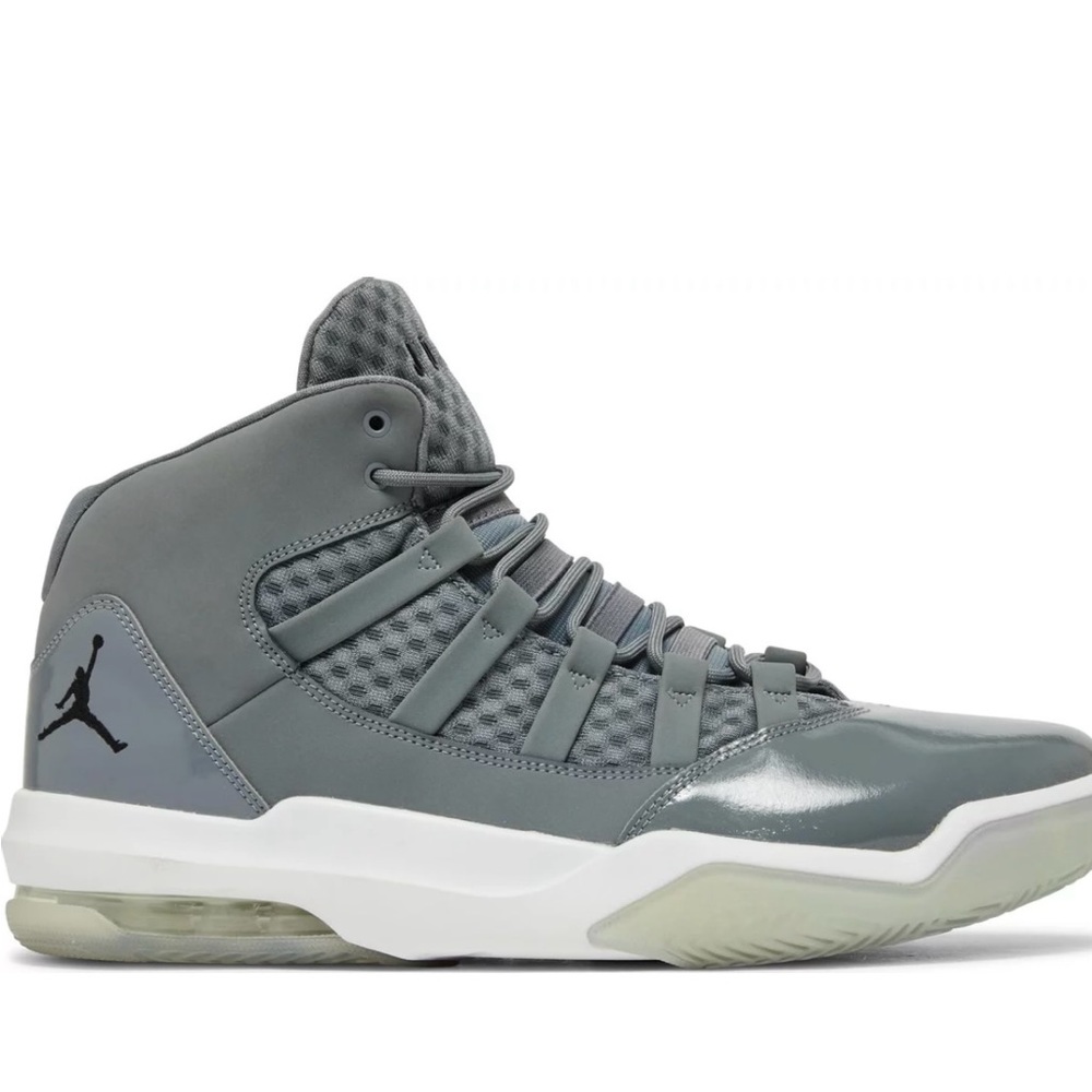 Jordan aura Coolgrey/Black/White/Clear" sneakers